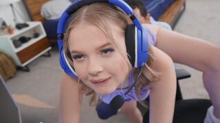 لا تعرف لعبة نيك الطيز من زبر أسود كبير فيلم سكس - xnx