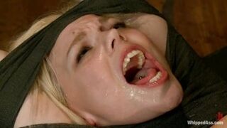 سكس عنيف تضع أختها تلعق كسها بقوة للتمتع - xnx