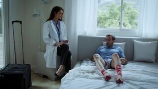 سكس محارم مارس الجنس من قبل عمته الطبيبة - xnx