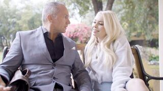 سكس بنات - اختيار الجنس بدلاً من الحديث سكس لاول مره - xnx